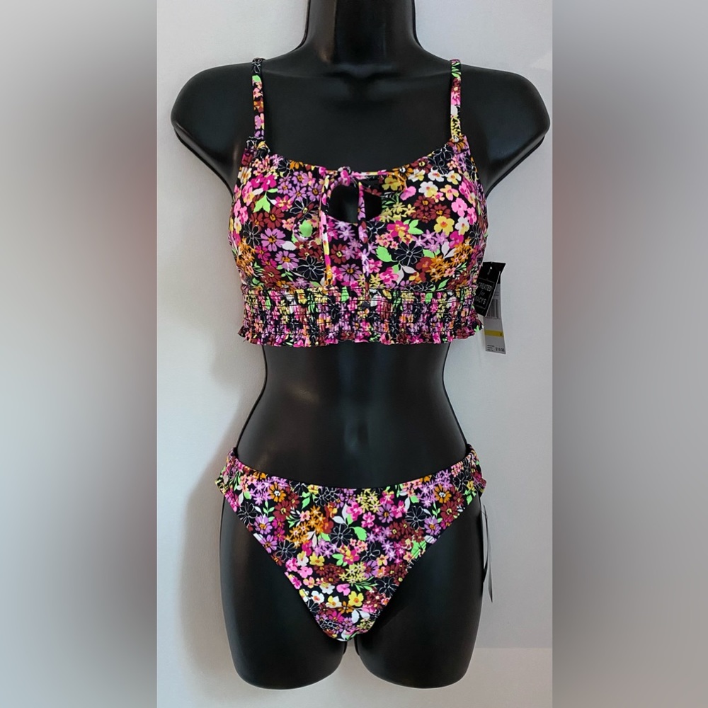 (SOLD) NWT CW MultiColor Women’s Bikini Top and Bottom, Size Medium